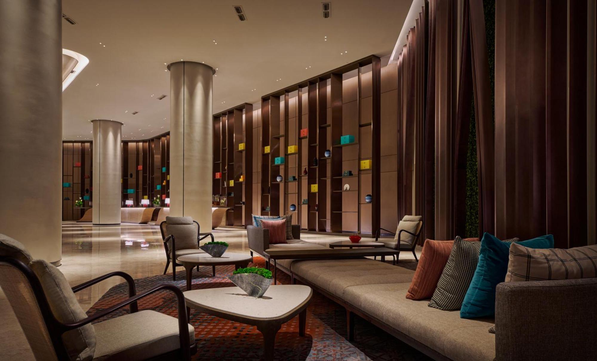 Amari Spice Penang Hotel Bayan Lepas Buitenkant foto The lobby of the hotel