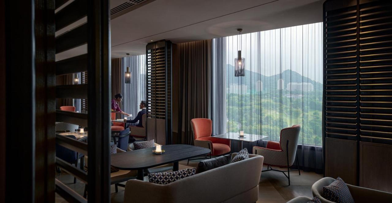 Amari Spice Penang Hotel Bayan Lepas Buitenkant foto The Lounge at the airport