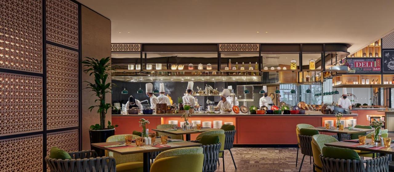 Amari Spice Penang Hotel Bayan Lepas Buitenkant foto The Kitchen Table